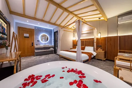 INDOOR OUTDOOR Hotel(Suzhou Guanqian Street Center Store) Отели рядом с достопримечательностью «Countryside»