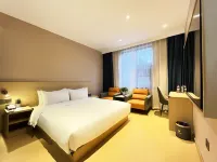 Chonpines Hotel （Xinyi Daqiao Road Municipal Party School Store) - 2-Star