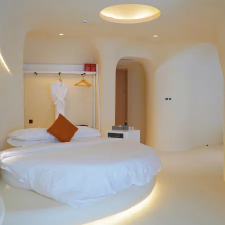 Xin Four Seasons Hotel (Siji Guizhou)