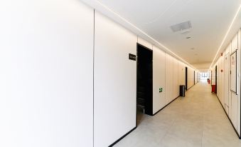 Lefu Ji Game E-sports Hotel (Kunming Wuhua Wuyue Plaza)