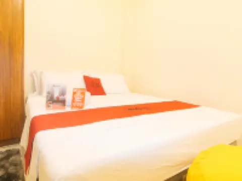 RedDoorz @ VCloud Hills near De La Salle Dasmarinas Cavite Hotels in Dasmarinas