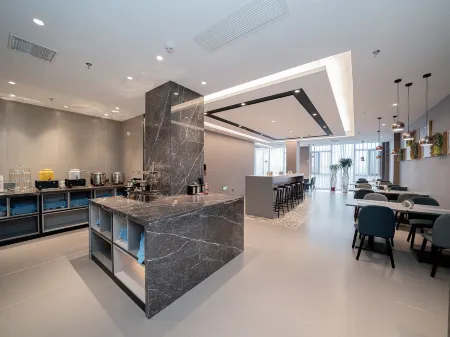 Homeinn Selected Hotel (Tianjin Dagang Yingbin Street) Отели рядом с достопримечательностью «Tianjin Prosecutors College»