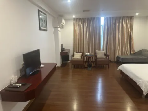 Yanjiang Hotel (Yangjiang) Hotel berhampiran Donghu Tourist Area