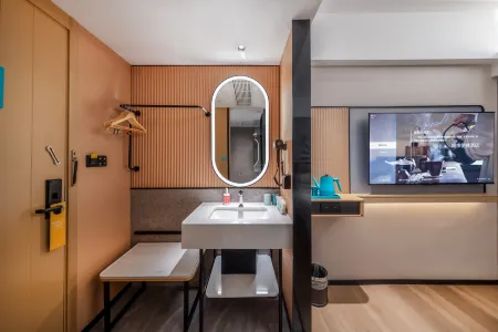 City Comfort Inn (Nanping walk-street Jiaosan overpass metro station)