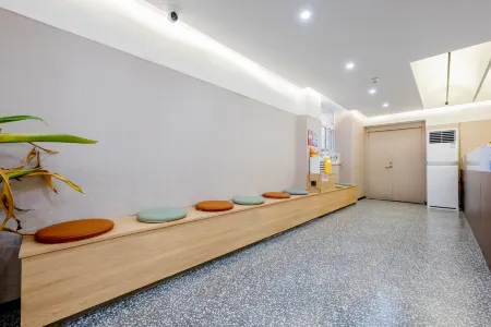 난 펑 윤 준 (샤먼 대학교 쌍둥이 타워)