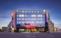 Ramada Encore by Wyndham Linyi Hôtels à : Linyi