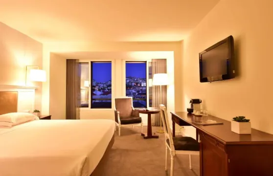 蒂沃利孔布拉飯店