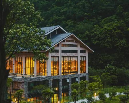 GUANGYUEHUA.HUOMAIDIZHIYANXUEYINGDI Hotels in Leye