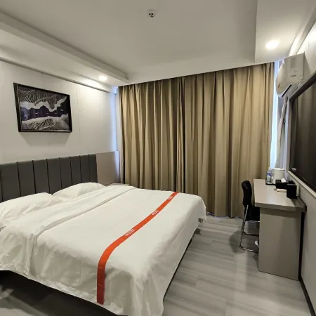 Baiyun Hotel (Jining Railway Station)
