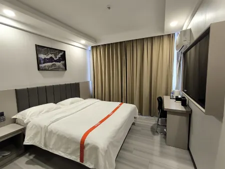 Baiyun Hotel (Jining Railway Station)