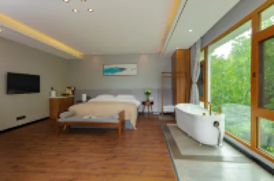 Lijiang Time · Linxi Senxi Snow Mountain Scenic Holiday Hotel