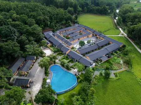 Longhuixi · Longnan Enclosed House