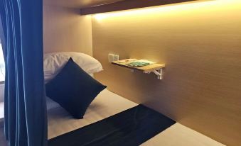 Backpacker Hostel (Huarun Center)