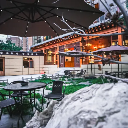 Chillmorn · Qiemanman Residence Holiday Courtyard (Diebu Bus Station Dianga Central Square)