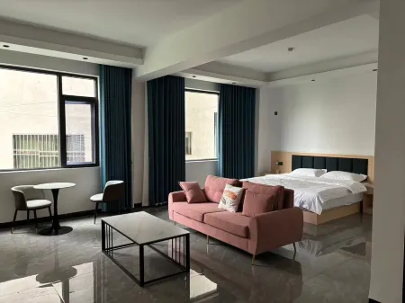 Huaping Junjing Business Hotel