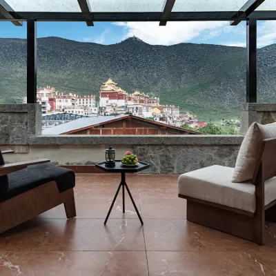 Qu Deng Nai Cang Inn Hotel berhampiran Songzanlin Scenic Spot