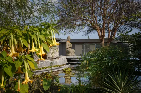 The Terraces Resort and Spa Отели рядом с достопримечательностью «City Motorbike»