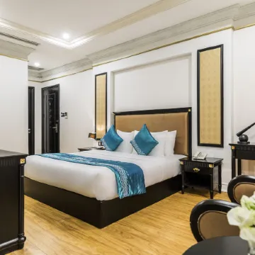 Ibiza Riverfront Da Nang Hotel Отели рядом с достопримечательностью «Хан- Ривер»