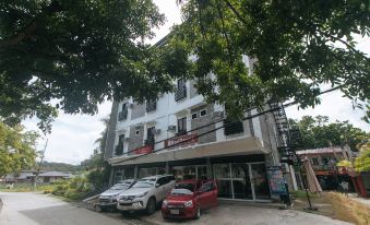 3. RedDoorz..