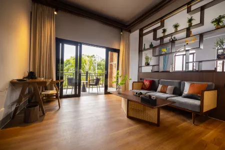 Hetian Garden Boutique Hotel (Lingshui Xiangshuiwan Branch) is close to Boundary Island Отели рядом с достопримечательностью «Boundary Island»