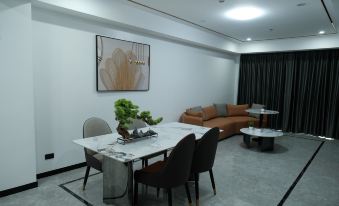 Golden Seagulls Hotel (Free Airport Shuttle Service)