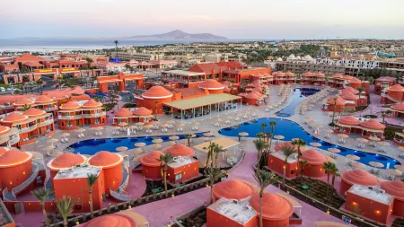 Pickalbatros Laguna Club Resort Sharm El Sheikh Отели рядом с достопримечательностью «Charmillion Club Beach»