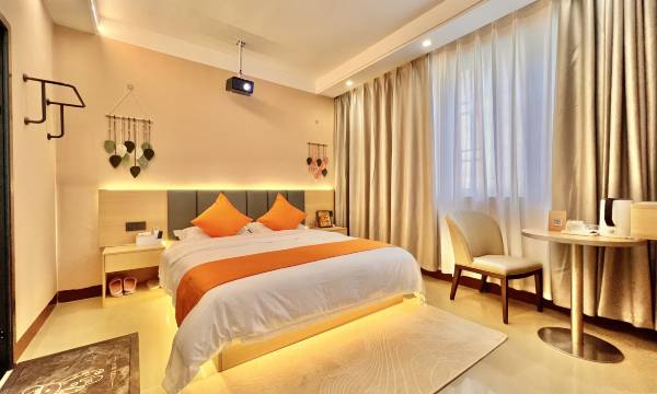 Far-away home boutique residential (Guilin high-speed Rail North station shop)