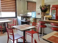 PearLi View Hotel Iloilo powered by Cocotel Hotels near Casa Mariquit