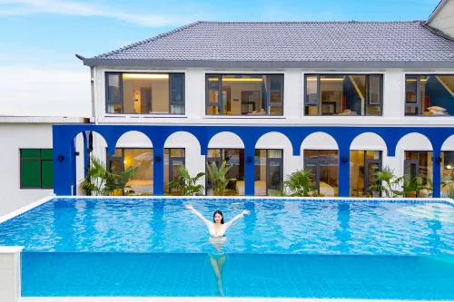 LUSHIN HOTELS&RESORTS