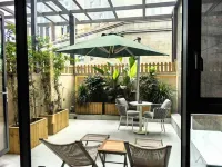 Dujiangyan Peninsula Hot Spring Hotel (Sunac Paradise Panda Valley)