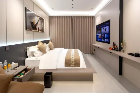 Luliang Erjie Jia Zai Shanchuan Homestay Отели в г. Лулян