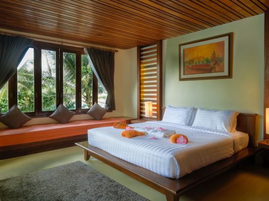 นางยวน ไอซ์แลนด์ ไดฟ์ รีสอร์ท