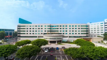 Changhong International Hotel Отели рядом с достопримечательностью «House of Pingyang in Han Dynasty»