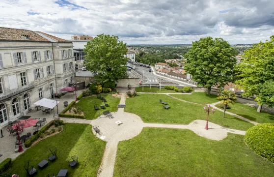 法國昂古萊姆美居酒店