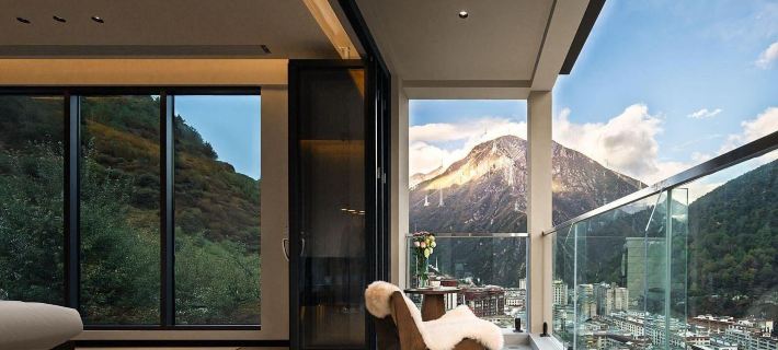 看山是山·隱奢·懸崖觀景民宿（康定情歌廣場店） 康定住宿飯店