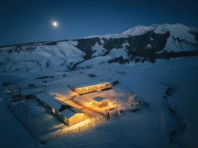 Qiongkushitai Fanjing Mountain House Homestay Hotel di Tekes