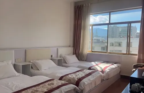 Dali Yiyun Hotel