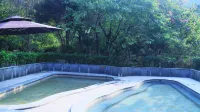 Xinfeng Utop Spring Primeval Forest Resorts - Pools