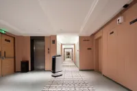 GOLIND S Hotel (Lantian Riyue Plaza Duty-Free City) Отели в г. Хайкоу
