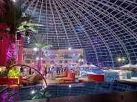 Modern Boutique Seaview Sunset 1BR with 2 Infinity Pools Next to Okada Airports MOA - bar