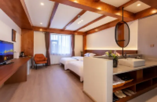 娜木卓·藏韻風情庭園マナーハウス（香格里拉獨克宗古城）