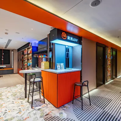 窩拽電競文娛酒店（濟南工業南路綠地國金中心店） 鄰近丁家庄的酒店