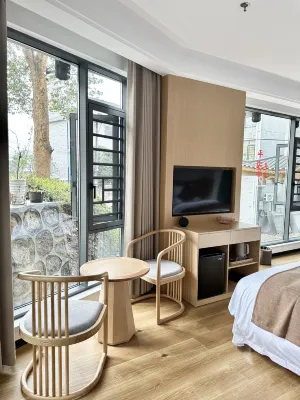 Shili Yun She · Wanwan Leisure Resort Villa Boutique Stay (Furong Town Scenic Area)