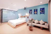 펑칭 홀리데이 호텔 - 2성급