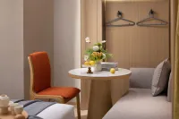Yijia International Hotel (Guanggu Pedestrian Street Guanshan Avenue Subway Station) - 3-Star