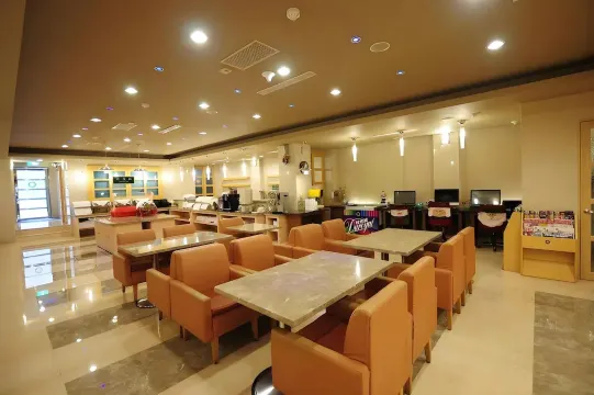 康橋商旅城市之星（高雄漢神館）