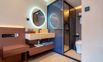 Cloud Hidden Retreat Boutique Riverside Inn (Fenghuang Ancient Town Tuojiang Branch)