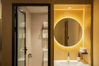 Rujia Pebble Hotel (Longkou Donglai Street Boshang) Hotel di Yantai