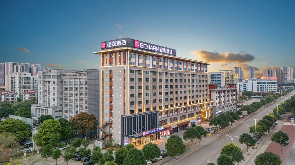 Echarm Hotel (Chongzuo Youyi Avenue South Railway Station)