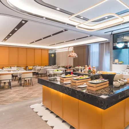 Homeinn Plus Hotel (Weifang Railway Station Yinquan Plaza)